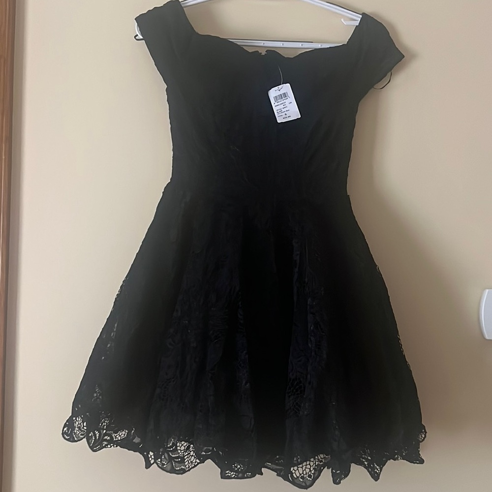 Windsor, Size: S, Color: Black